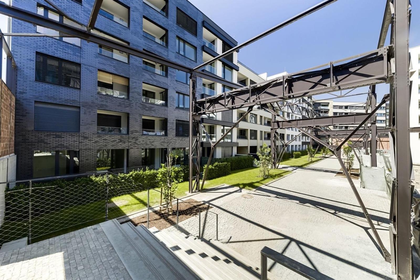 Holesovice Delight: Modern Comfort With A Twist In Prague 7 Kültér fotó