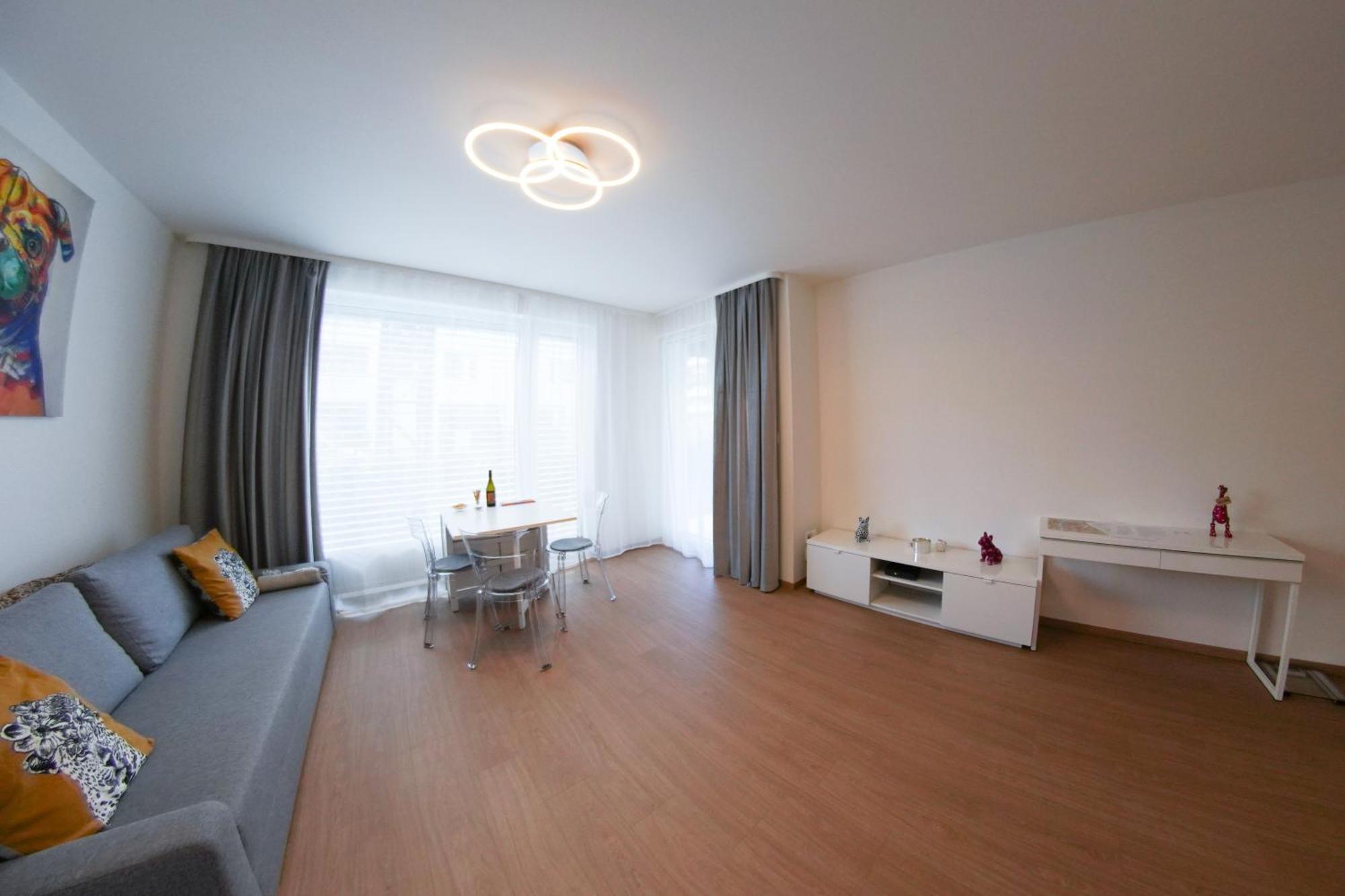 Holesovice Delight: Modern Comfort With A Twist In Prague 7 Kültér fotó