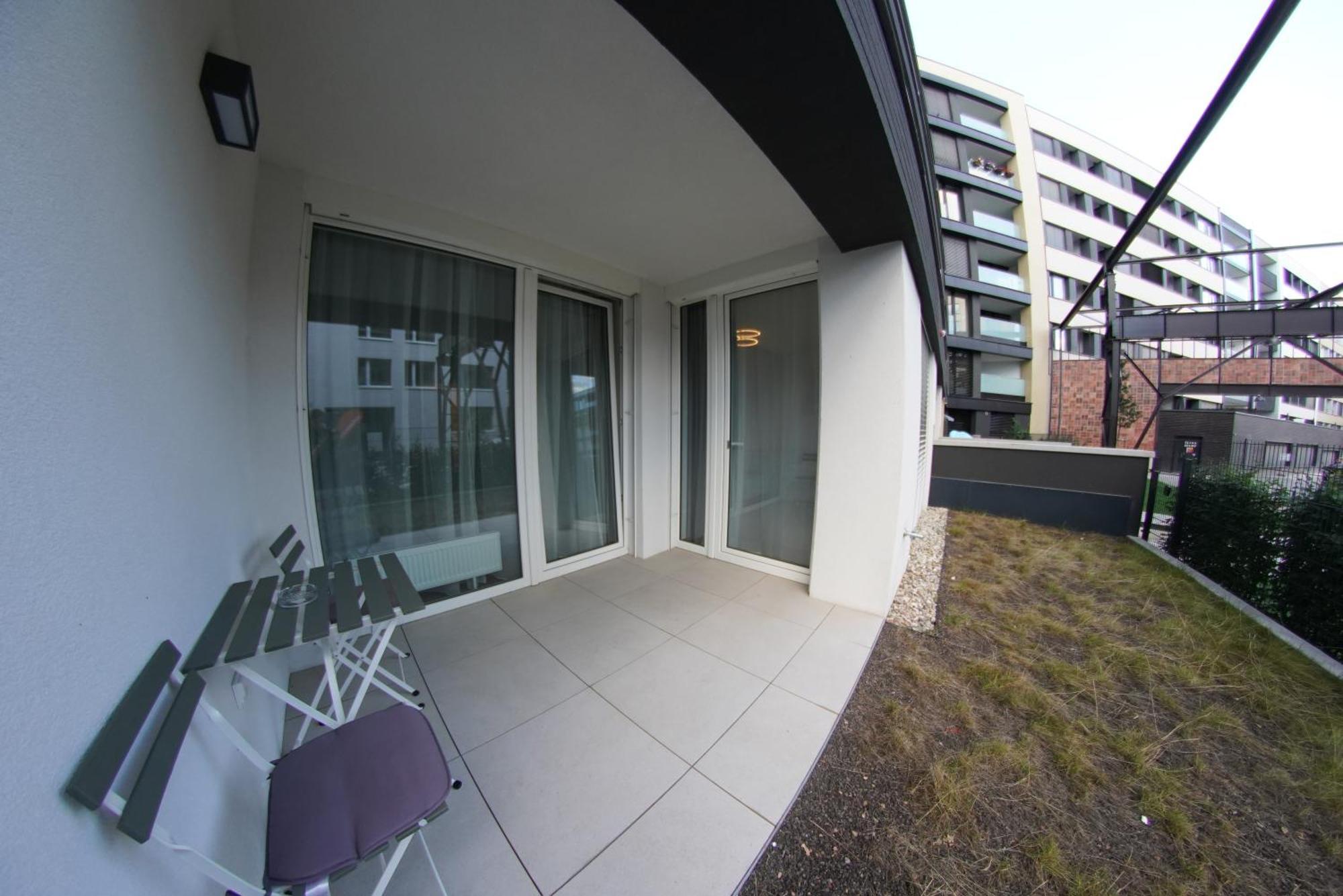 Holesovice Delight: Modern Comfort With A Twist In Prague 7 Kültér fotó